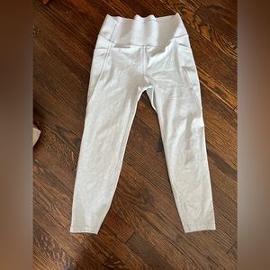 Pale blue gap sculpt leopard print leggings 7/8 length